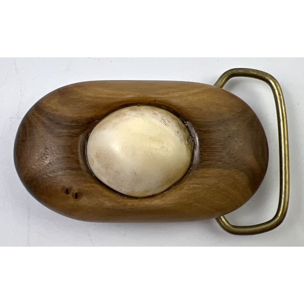 Sea Shell/Wooden Belt Buckle Initial R.M. Maker